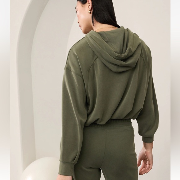 NWT Athleta Seasoft Bubble Hem Full Zip Army Green Jacket Size Small - Picture 2 of 11